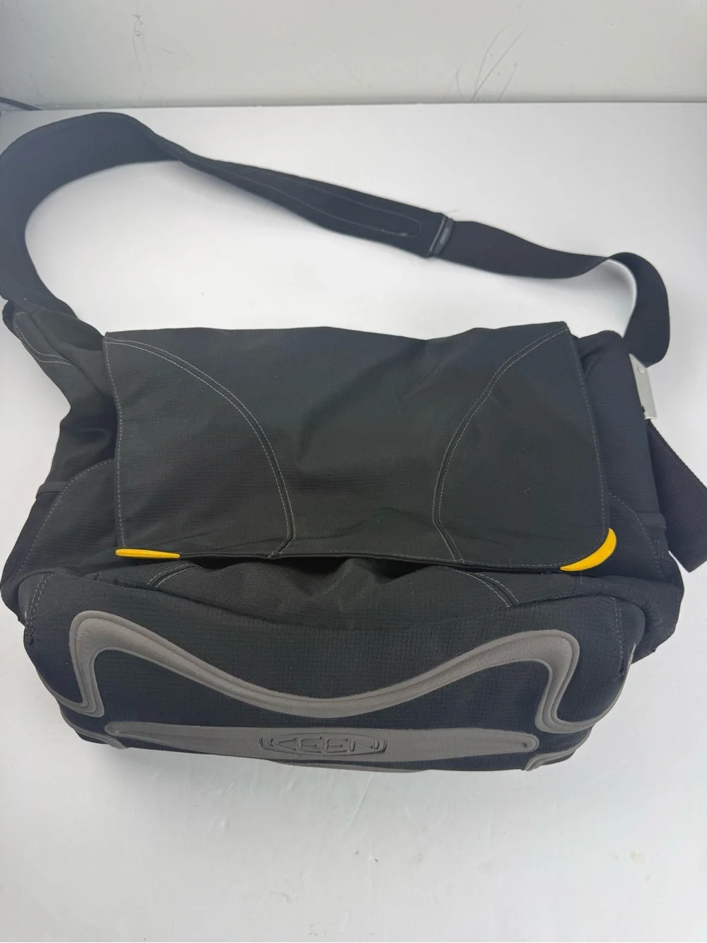 Keen Hybrid Transport Black and Yellow Large Messenger Bag